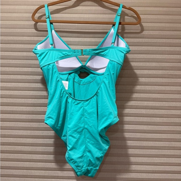 La Blanca Turquoise One-Piece Swimsuit - Picture 3 of 7